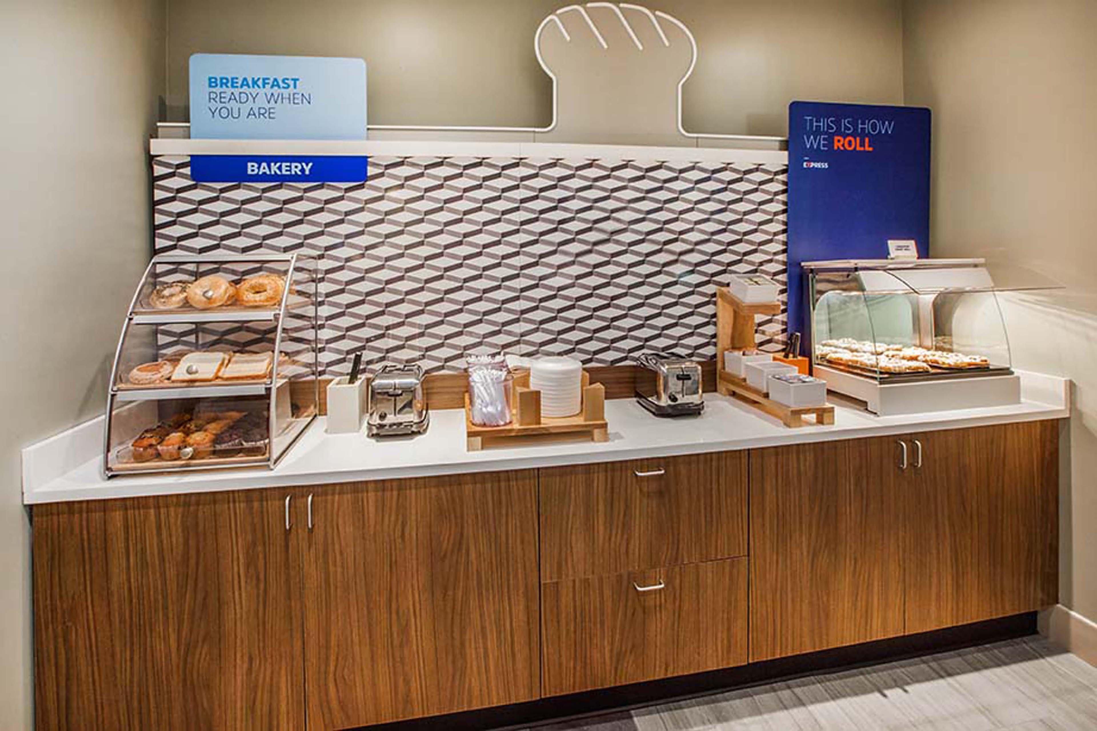 Holiday Inn Express Washington Dc Silver Spring By Ihg Exterior photo
